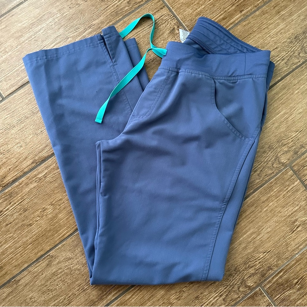 FIGS KADE scrub pants in BIG SKY